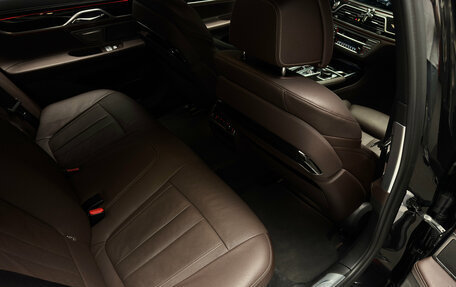 BMW 7 серия, 2017 год, 4 700 000 рублей, 23 фотография