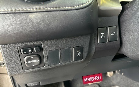 Toyota RAV4, 2018 год, 2 349 000 рублей, 13 фотография