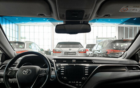 Toyota Camry, 2020 год, 3 050 000 рублей, 18 фотография