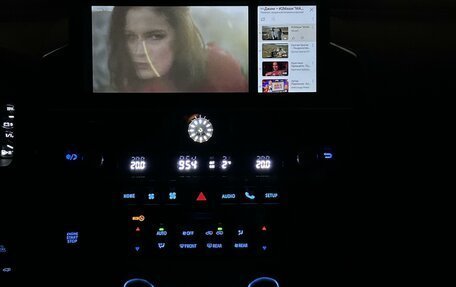 Toyota Land Cruiser 200, 2016 год, 6 750 000 рублей, 8 фотография