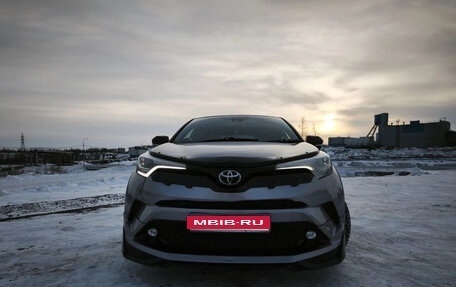 Toyota C-HR I рестайлинг, 2019 год, 2 450 000 рублей, 1 фотография