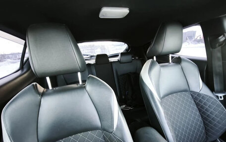 Toyota C-HR I рестайлинг, 2019 год, 2 450 000 рублей, 12 фотография