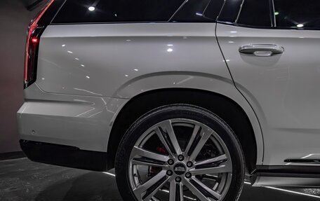 Cadillac Escalade V, 2024 год, 18 960 000 рублей, 10 фотография