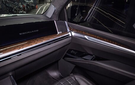 Cadillac Escalade V, 2024 год, 18 960 000 рублей, 16 фотография