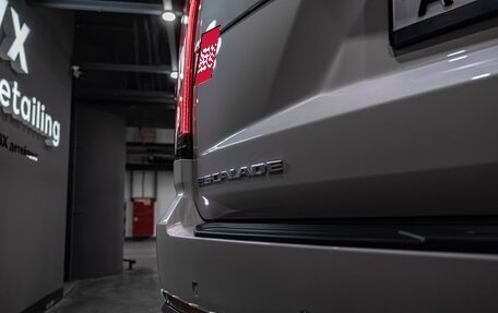 Cadillac Escalade V, 2024 год, 18 960 000 рублей, 9 фотография