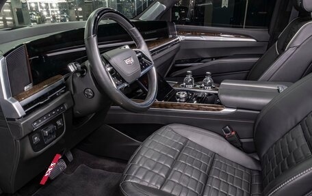 Cadillac Escalade V, 2024 год, 18 960 000 рублей, 23 фотография