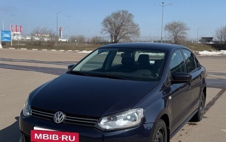Volkswagen Polo VI (EU Market), 2013 год, 830 000 рублей, 2 фотография
