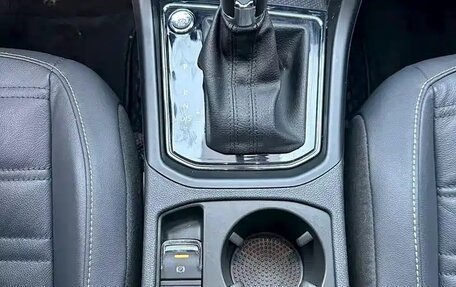 Volkswagen Touran III, 2022 год, 2 401 000 рублей, 10 фотография