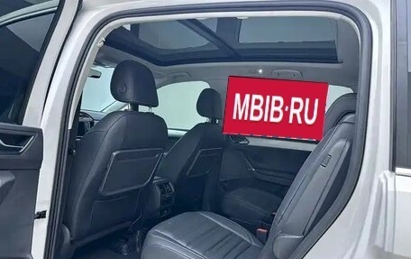 Volkswagen Touran III, 2022 год, 2 401 000 рублей, 16 фотография