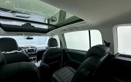 Volkswagen Touran III, 2022 год, 2 401 000 рублей, 18 фотография