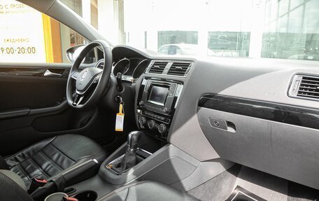 Volkswagen Jetta VI, 2017 год, 1 265 000 рублей, 12 фотография