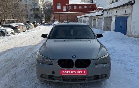 BMW 5 серия, 2004 год, 750 000 рублей, 3 фотография