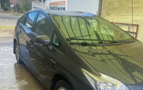 Toyota Prius, 2010 год, 850 000 рублей, 3 фотография