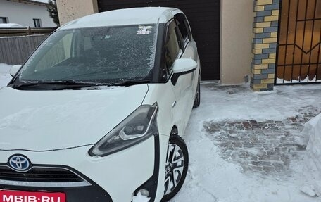 Toyota Sienta I, 2015 год, 1 450 000 рублей, 2 фотография
