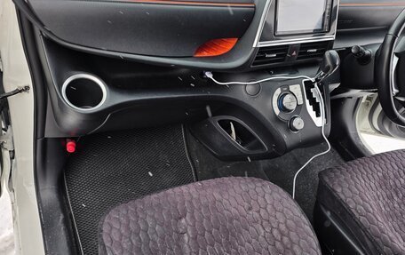 Toyota Sienta I, 2015 год, 1 450 000 рублей, 18 фотография