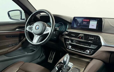 BMW 5 серия, 2018 год, 3 749 000 рублей, 14 фотография