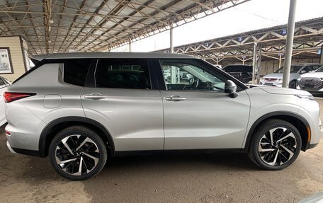 Mitsubishi Outlander, 2021 год, 2 900 000 рублей, 2 фотография