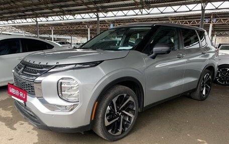 Mitsubishi Outlander, 2021 год, 2 900 000 рублей, 3 фотография