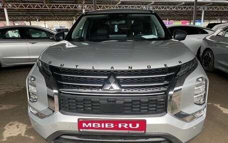 Mitsubishi Outlander, 2021 год, 2 900 000 рублей, 4 фотография