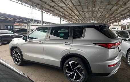 Mitsubishi Outlander, 2021 год, 2 900 000 рублей, 6 фотография