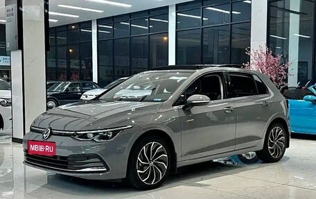 Volkswagen Golf VIII, 2023 год, 2 050 000 рублей, 1 фотография