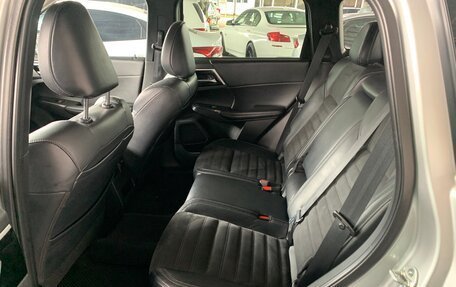 Mitsubishi Outlander, 2021 год, 2 900 000 рублей, 16 фотография