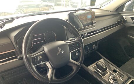 Mitsubishi Outlander, 2021 год, 2 900 000 рублей, 13 фотография