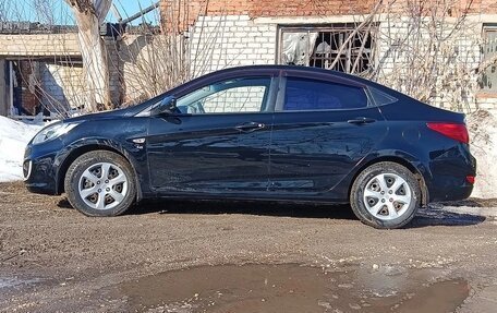 Hyundai Solaris II рестайлинг, 2011 год, 720 000 рублей, 4 фотография