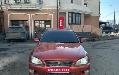 Toyota Altezza, 2000 год, 690 000 рублей, 2 фотография