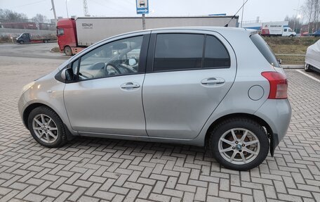 Toyota Yaris III рестайлинг, 2008 год, 500 000 рублей, 3 фотография