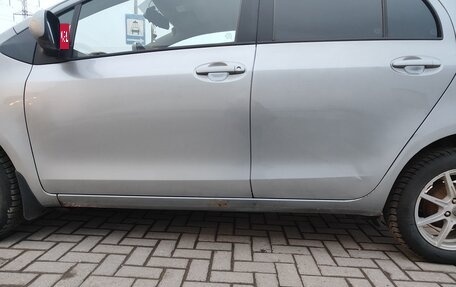 Toyota Yaris III рестайлинг, 2008 год, 500 000 рублей, 16 фотография