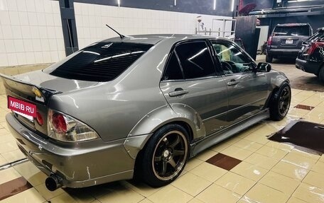 Toyota Altezza, 2000 год, 1 700 000 рублей, 10 фотография