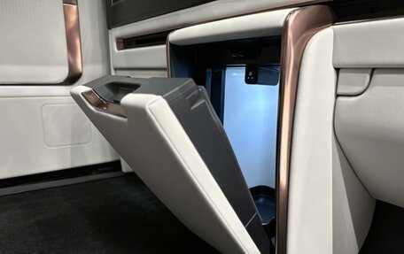 Lexus LM, 2025 год, 19 800 000 рублей, 30 фотография