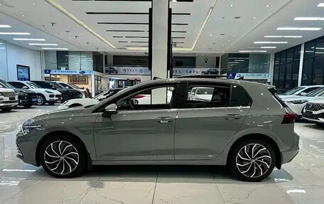 Volkswagen Golf VIII, 2023 год, 2 050 000 рублей, 5 фотография