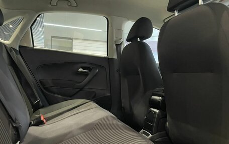 Volkswagen Polo VI (EU Market), 2011 год, 760 000 рублей, 11 фотография