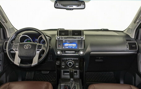 Toyota Land Cruiser Prado 150 рестайлинг 2, 2016 год, 4 200 000 рублей, 14 фотография