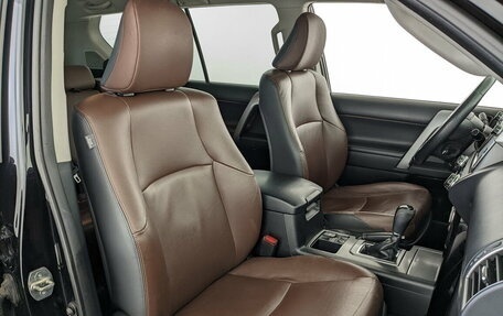 Toyota Land Cruiser Prado 150 рестайлинг 2, 2016 год, 4 200 000 рублей, 24 фотография