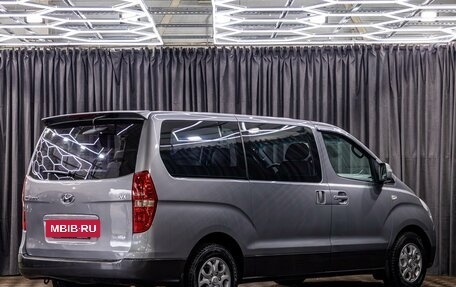 Hyundai Grand Starex Grand Starex I рестайлинг 2, 2011 год, 1 695 000 рублей, 6 фотография