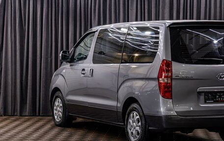 Hyundai Grand Starex Grand Starex I рестайлинг 2, 2011 год, 1 695 000 рублей, 9 фотография