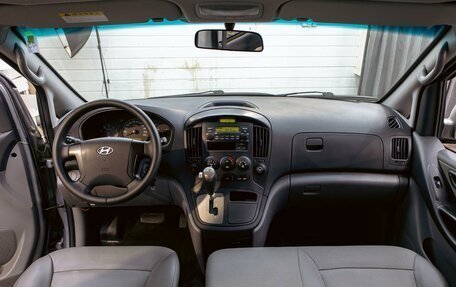 Hyundai Grand Starex Grand Starex I рестайлинг 2, 2011 год, 1 695 000 рублей, 15 фотография