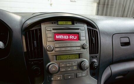 Hyundai Grand Starex Grand Starex I рестайлинг 2, 2014 год, 1 995 000 рублей, 14 фотография