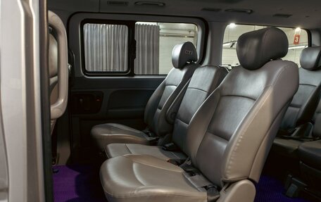 Hyundai Grand Starex Grand Starex I рестайлинг 2, 2014 год, 1 995 000 рублей, 17 фотография