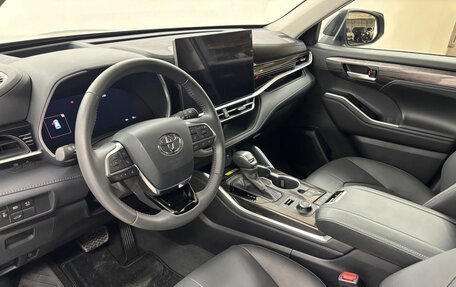 Toyota Highlander, 2025 год, 6 000 000 рублей, 11 фотография