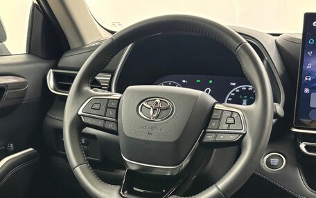 Toyota Highlander, 2025 год, 6 000 000 рублей, 18 фотография