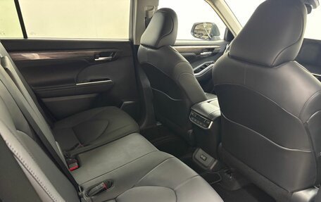 Toyota Highlander, 2025 год, 6 000 000 рублей, 13 фотография