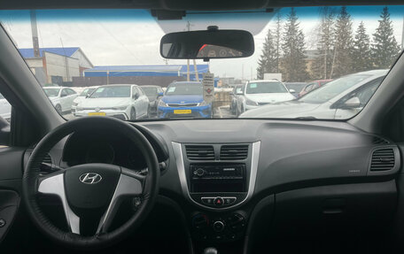 Hyundai Solaris II рестайлинг, 2011 год, 670 000 рублей, 19 фотография