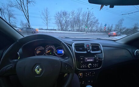 Renault Sandero II рестайлинг, 2015 год, 930 000 рублей, 1 фотография