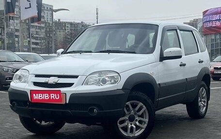 Chevrolet Niva I рестайлинг, 2019 год, 650 000 рублей, 1 фотография