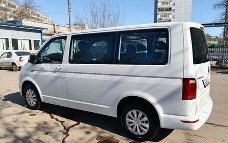Volkswagen Caravelle T6 рестайлинг, 2019 год, 3 600 000 рублей, 10 фотография
