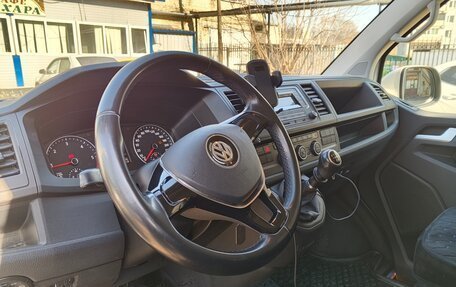 Volkswagen Caravelle T6 рестайлинг, 2019 год, 3 600 000 рублей, 8 фотография